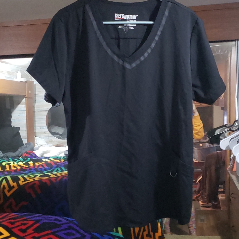 Greys anatomy impact black scrub top L